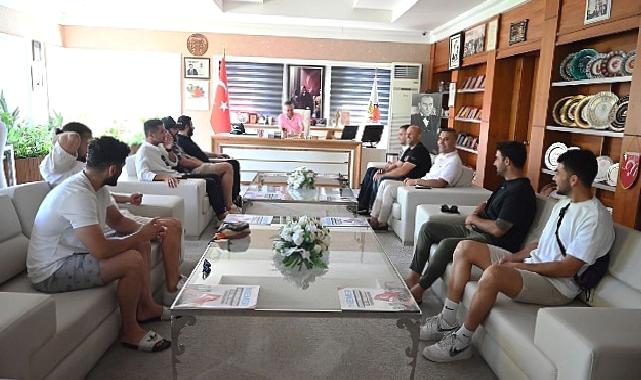 Kemer 2020 Futbol Kulübü’nden Başkan Topaloğlu’na ziyaret