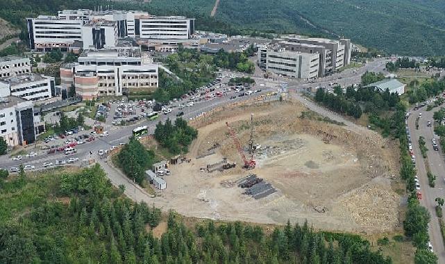 KOÜ Umuttepe Cami ve otoparkı devam ediyor