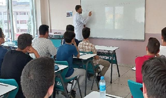 Öğrenciler YKS’ye Lise Medeniyet Akademileri “YKS Yaz Okulu” ile Hazırlanıyor