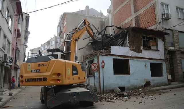 Osmangazi’de metruk bina temizliği