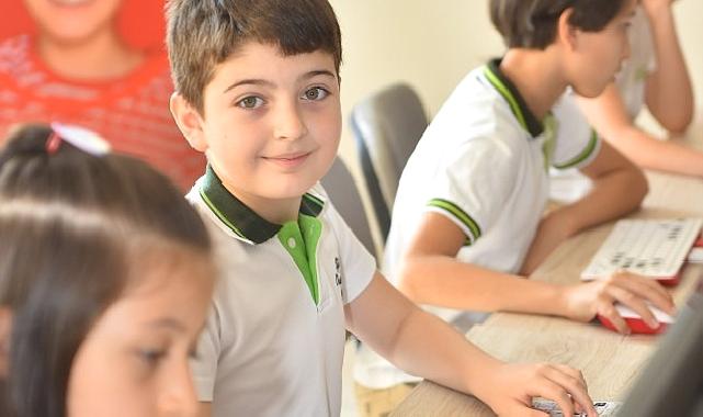 Vodafone’un “Bu Atıklar Kod Yazıyor” projesine Yemeksepeti’nden destek
