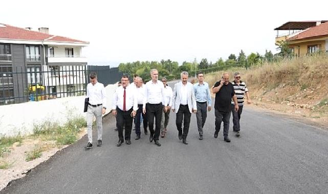 Yeniceköy Mahallesinde Yol Kaplama Çalışmaları Sürüyor