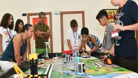 Yenişehir Belediyesinden çocuklara robotik kodlama ve LEGO eğitimleri
