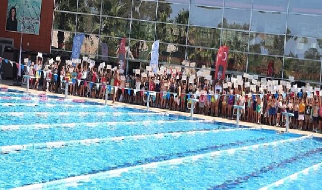 750 Öğrenci Aydın Büyükşehir Belediyesi’nden yüzme sertifikalarını aldı