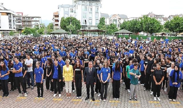 Başkan Böcek yeni eğitim öğretim yılını öğrencilerle karşıladı