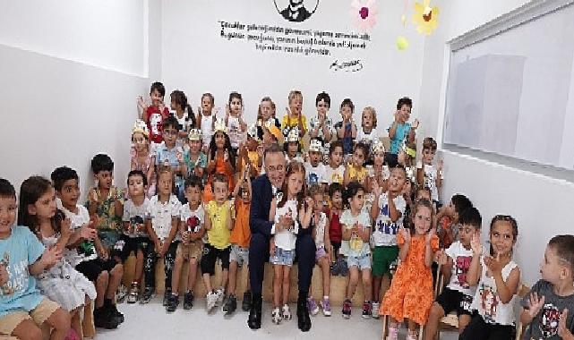 Başkan Çalık minik öğrencileri ilk ders gününde yalnız bırakmadı