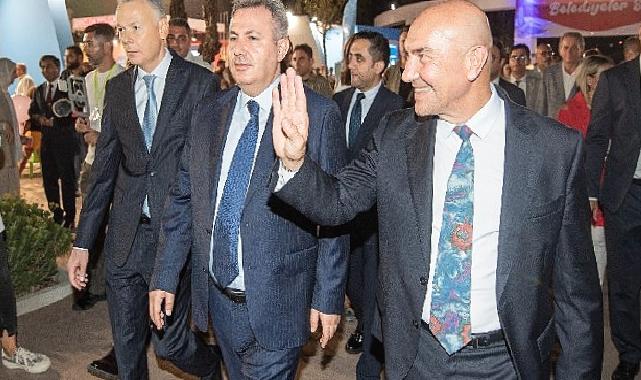 Başkan Soyer’den fuar turu