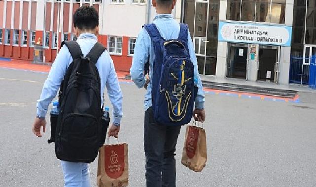 İBB’den 900 bin öğrenciye beslenme desteği