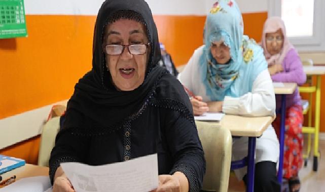 İlk kez okul sıralarına oturdular