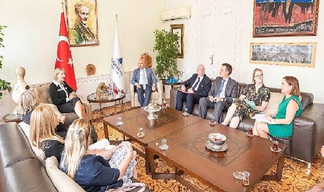 İngiltere Büyükelçisi Morris Başkan Soyer’i ziyaret etti