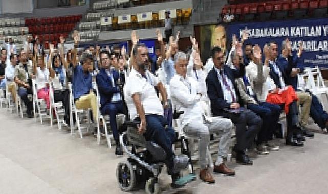 İzmir Büyükşehir Belediyesi Gençlik ve Spor Kulübü’nde Bayrak Değişimi