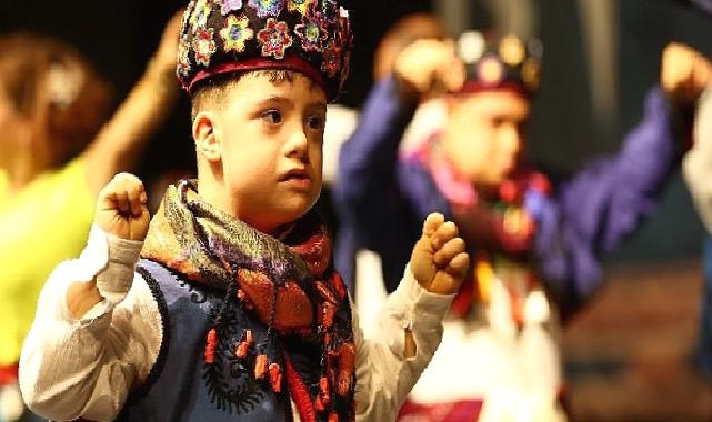 Konak’ta 7’den 77’ye Halk Oyunları Şenliği