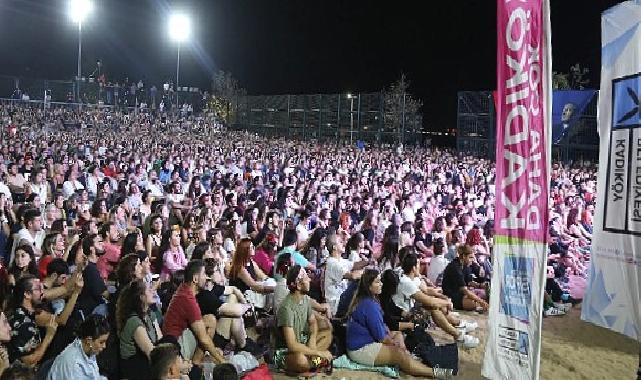 Şampiyonluğu Kalamış’ta 20 bin voleybol sever kutladı