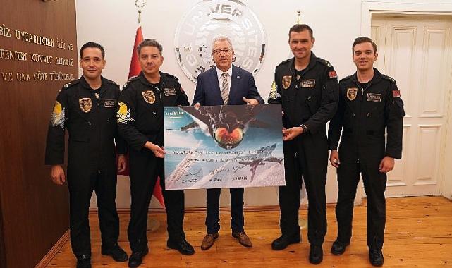 SOLOTÜRK Ekibi, Ege’ye konuk oldu