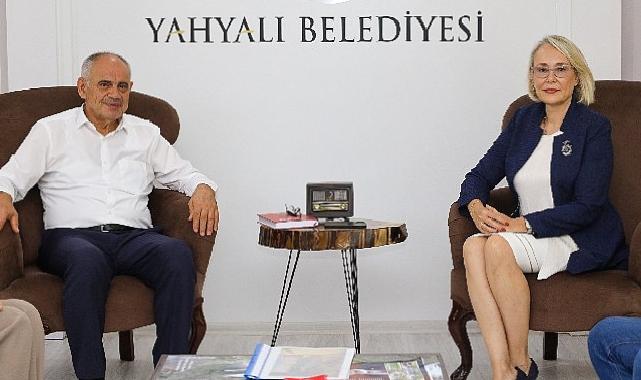 Tohumluk Vakfı’nın eğitim projesine Yahyalı Belediyesi’nden destek