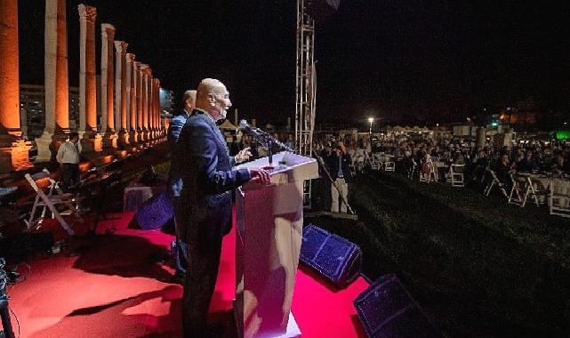 Türkiye’nin yerel yöneticileri İzmir’in 2500 yıllık mekanında buluştu