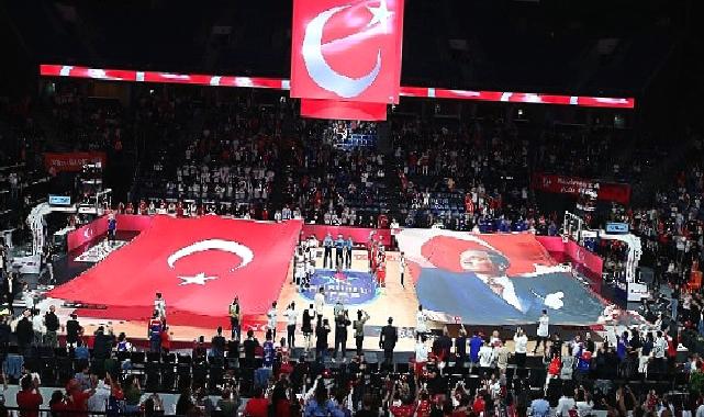 Anadolu Efes, Cumhuriyetimizin 100. Yılını Taraftarlarıyla Kutladı