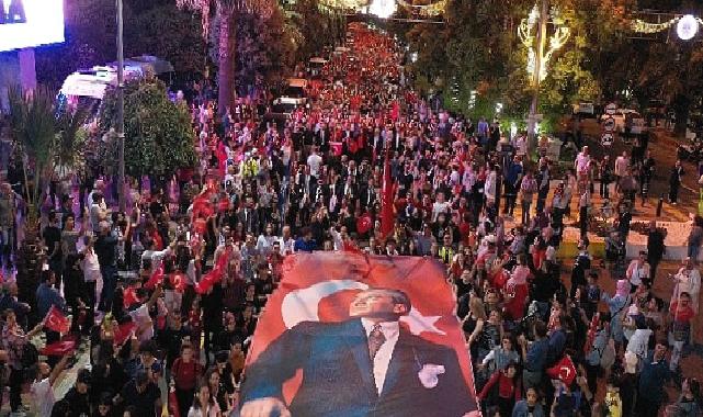 Aydınlılar Cumhuriyet’in 100. Yılı için yürüdü