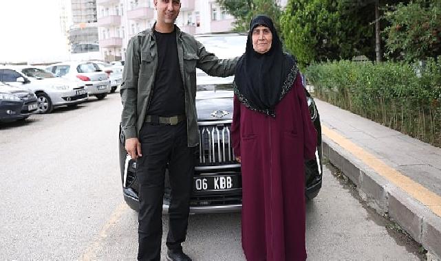Başkan Altınok TOGG’u vatandaşla birlikte kullanıyor