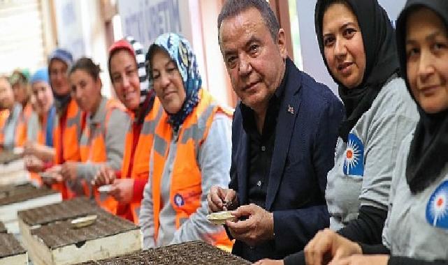 Başkan Böcek’ten personeline 100. Yıl ikramiyesi