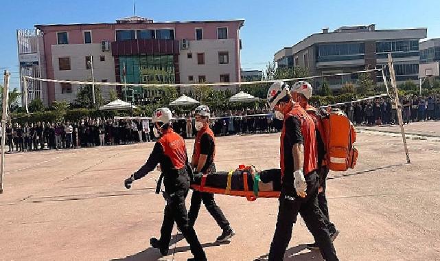 Buca’nın Kahramanlarından Çocuklara Afet Eğitimi