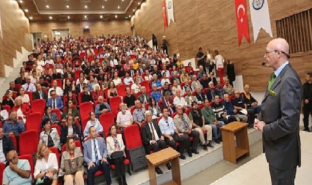 Büyükşehir Erol Mütercimler Söyleşisi’ne Yoğun İlgi