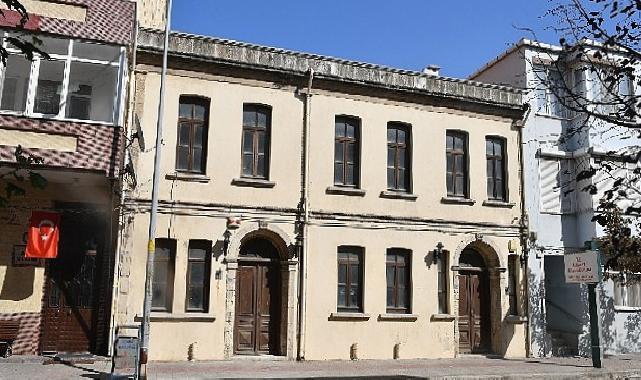 Cumhuriyet Bayramı coşkusunu istasyonlarına taşıyan OPET, Eceabat Maydos Karargâhı’nı 100. yıl anısına restore ediyor