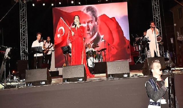 Cumhuriyet’in 100. Yılı Yonca Lodi konseri ile büyük bir coşku ile kutlandı