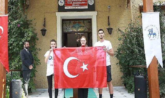 Deü öğrencileri cumhuriyet için yürüdü