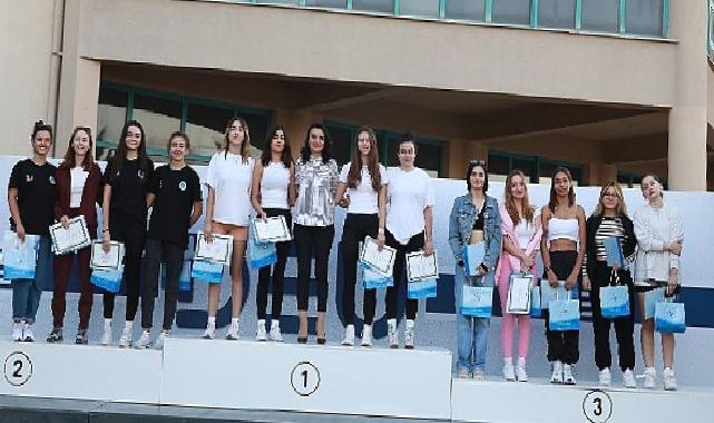 DEÜ’nün Spor Şenliği’nde dereceye girenler ödüllendirildi