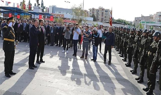 Edremit’te Cumhuriyet’in 100. Yılı coşkuyla kutlandı