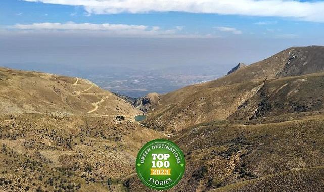 Efeler Yolu, En İyi 100 Hikâye listesinde