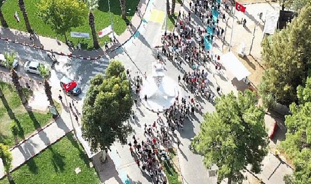 EÜ’den Öğrencilere Şenlikli Karşılama