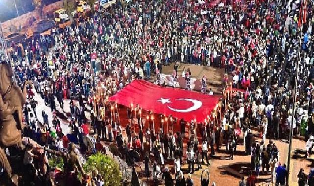 İnegöl’de 100. Yıl Coşkusu Caddelere Sığmadı
