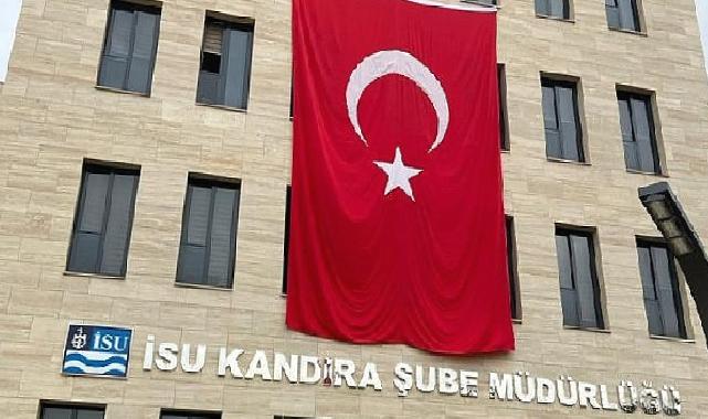 İSU, Türk Bayraklarıyla donatıldı