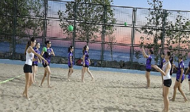 Kadıköy Belediyesi, Plaj Hentbolu Şenliği Düzenliyor