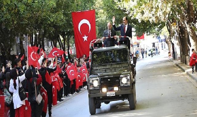 Konya Büyükşehir Konya’nın Caddelerini Şanlı Bayrağımızla Donattı