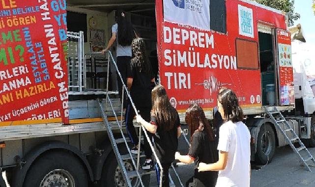 Öğrencilere Deprem Simülasyon Tırında Eğitim
