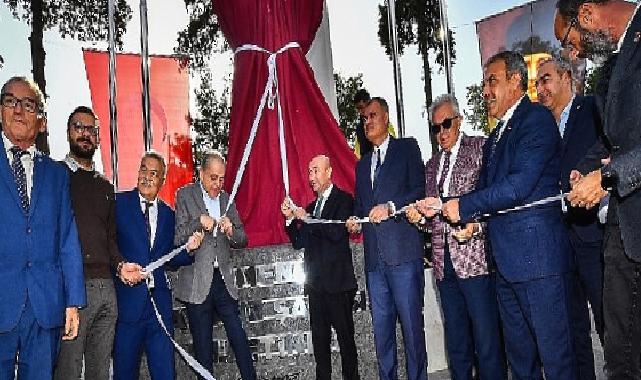 Tire Cumhuriyet Meydanı’nda Atatürk heykeli açıldı