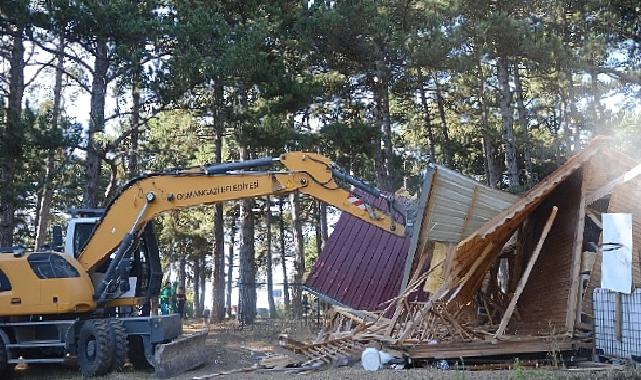 Uludağ Bir Kaçak Yapıdan Daha Temizlendi