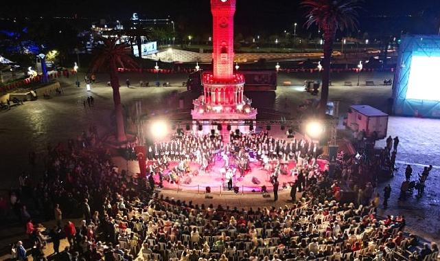 100. Yıl Cumhuriyet Özel Korosu saat 19.23’te sahne aldı