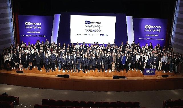 Cumhuriyetin 100. yılında ‘Yarınlar benimle mümkün’ diyen gençler ve Sabancı gönüllü mentorları  bir araya geldi!