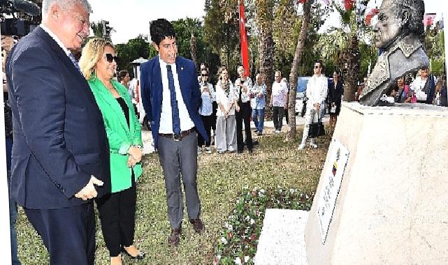 İzmir’de Miranda’nın büstü açıldı