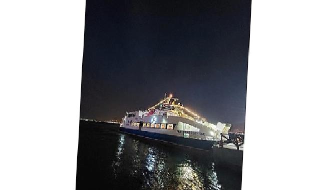 İzmirliler 29 Ekim kutlamalarına akın etti