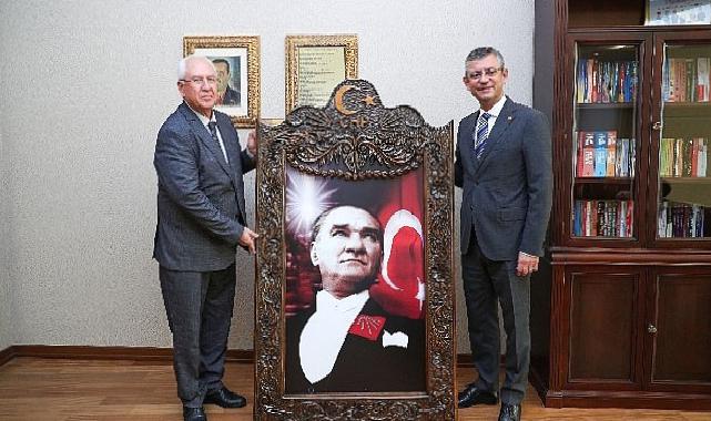 Selvitopu’dan Özel’e “hayırlı olsun” ziyareti