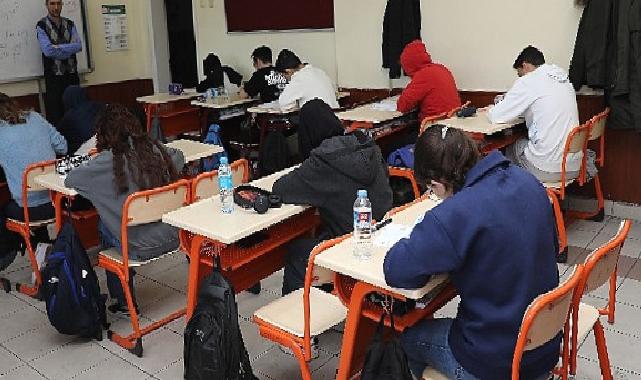 Konya Büyükşehir 86 Bin Öğrenciye LGS ve TYT Sınavı Yapıyor