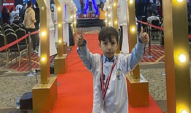 Gölcük belediyesporlu satranç sporcusu Ali mete dere milli takımda