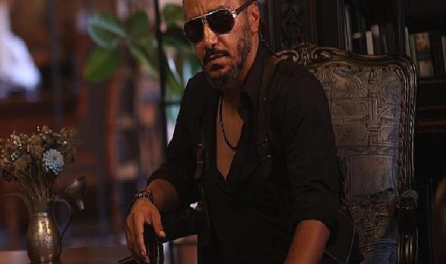 Malik Ayhan müzikteki başarısını ticarete taşıdı