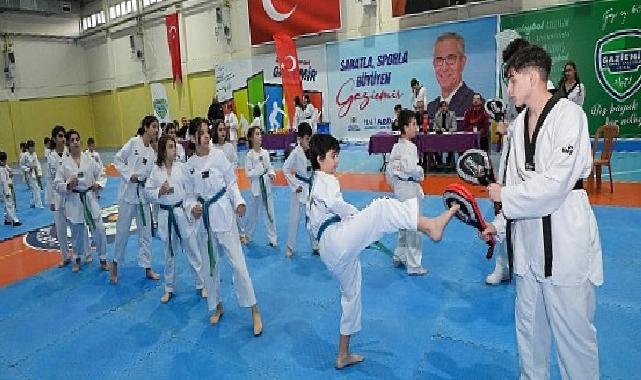 Gaziemir’in taekwondocularından kuşak mücadelesi
