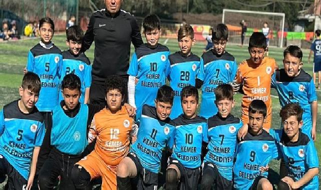 Kemer Belediyesi Futbol Okulu’ndan hazırlık maçında bir düzine gol